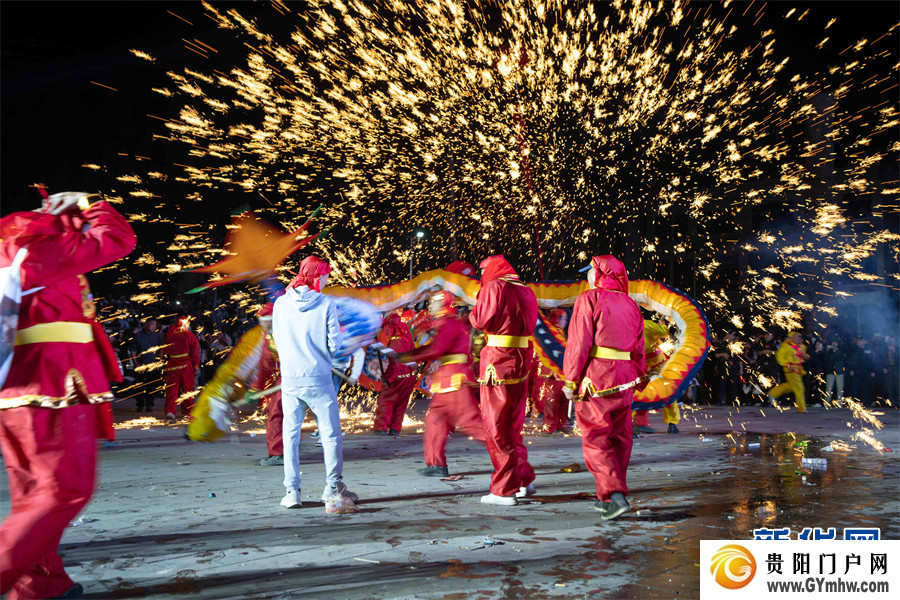 贵州大方：古镇舞龙迎元宵(图6)