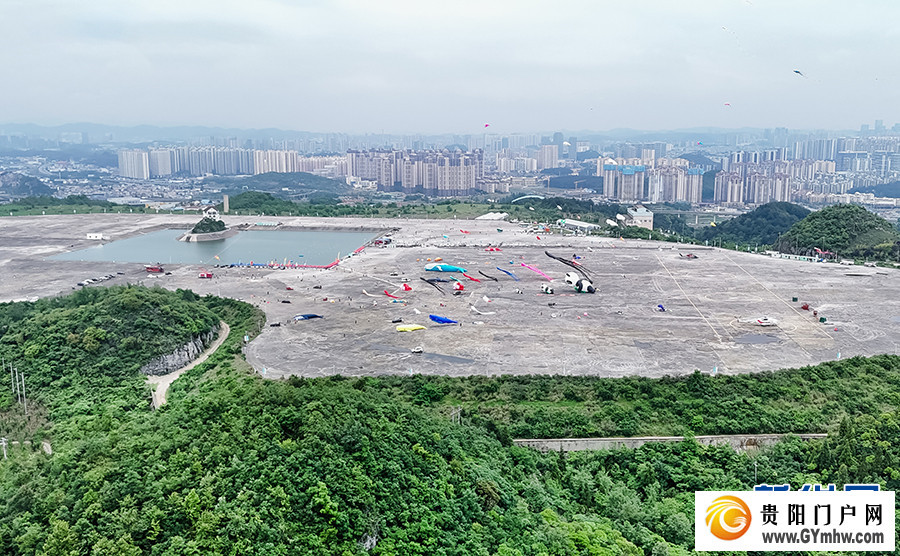 2024年贵阳白云国际风筝会暨全国风筝邀请赛举行(图1)