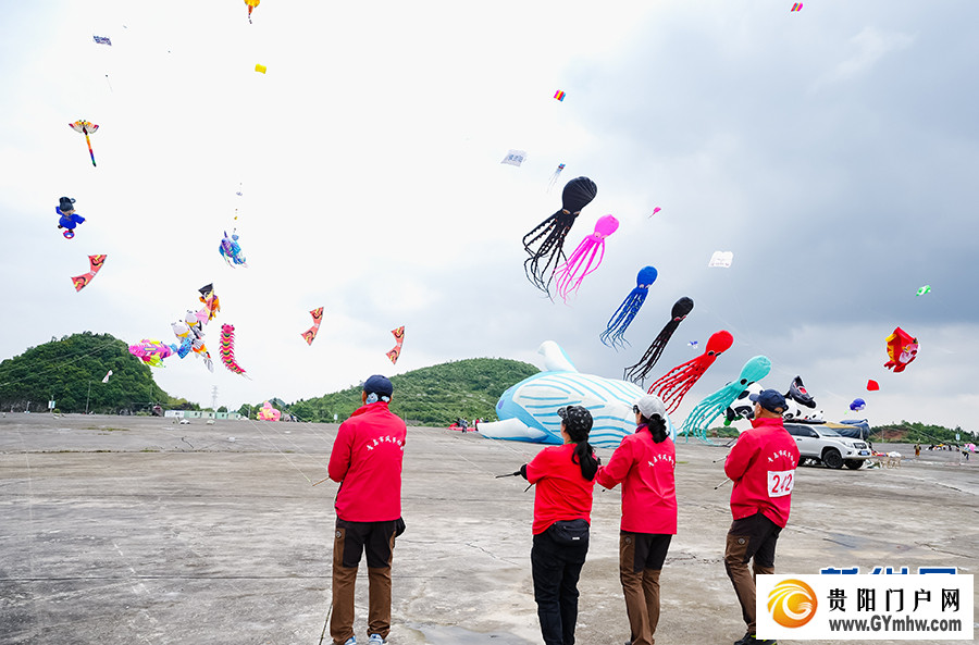 2024年贵阳白云国际风筝会暨全国风筝邀请赛举行(图4)