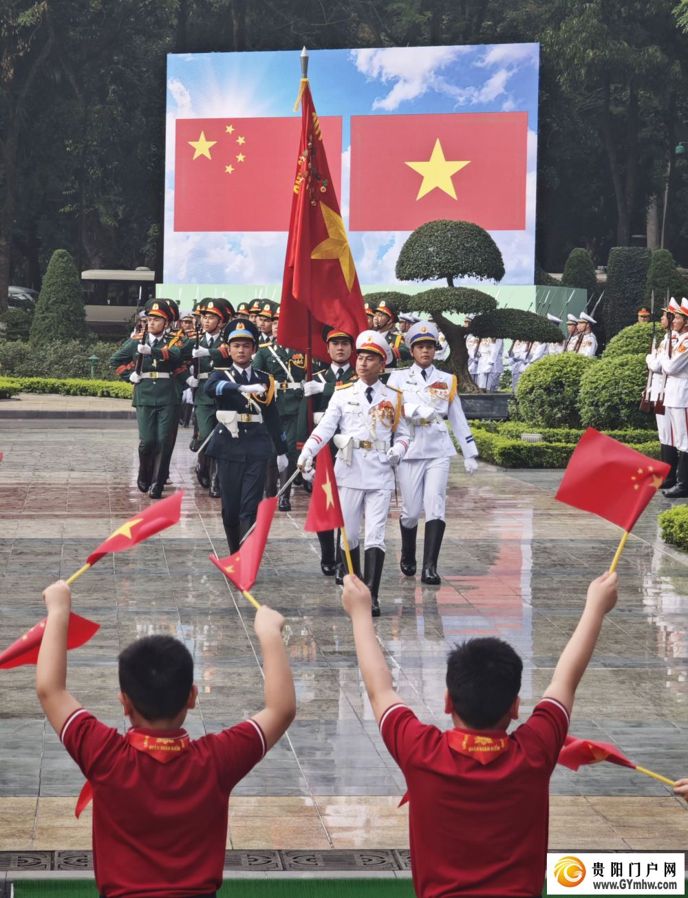 习近平出席苏林举行的欢迎仪式(图6)