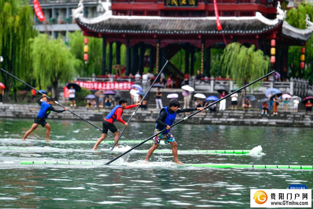 “一苇渡江”赛古城(图3)