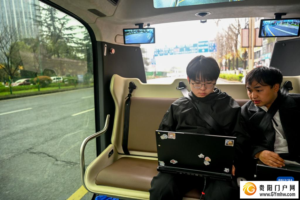 贵州首条自动驾驶移动空间体验线完成城市道路多场景实测(图2)